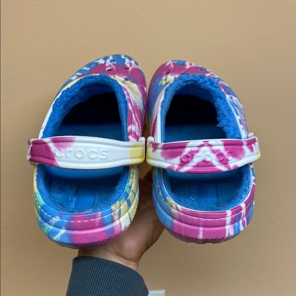 Crocs Tie Dye And Dark Cherry Geometric Fleece Lined Clogs Size 9 Bundle - Picture 13 of 15